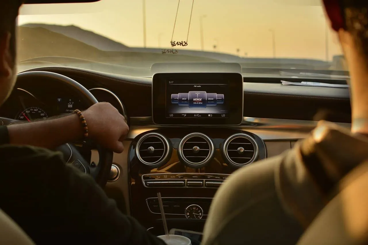 SiriusXM downgrades streaming, shifts back to in-car listening
